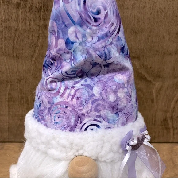 Pretty Purple Gnome Hearts Spring Easter Valentines Batik Mauve Lavender Pearls - Picture 3 of 5